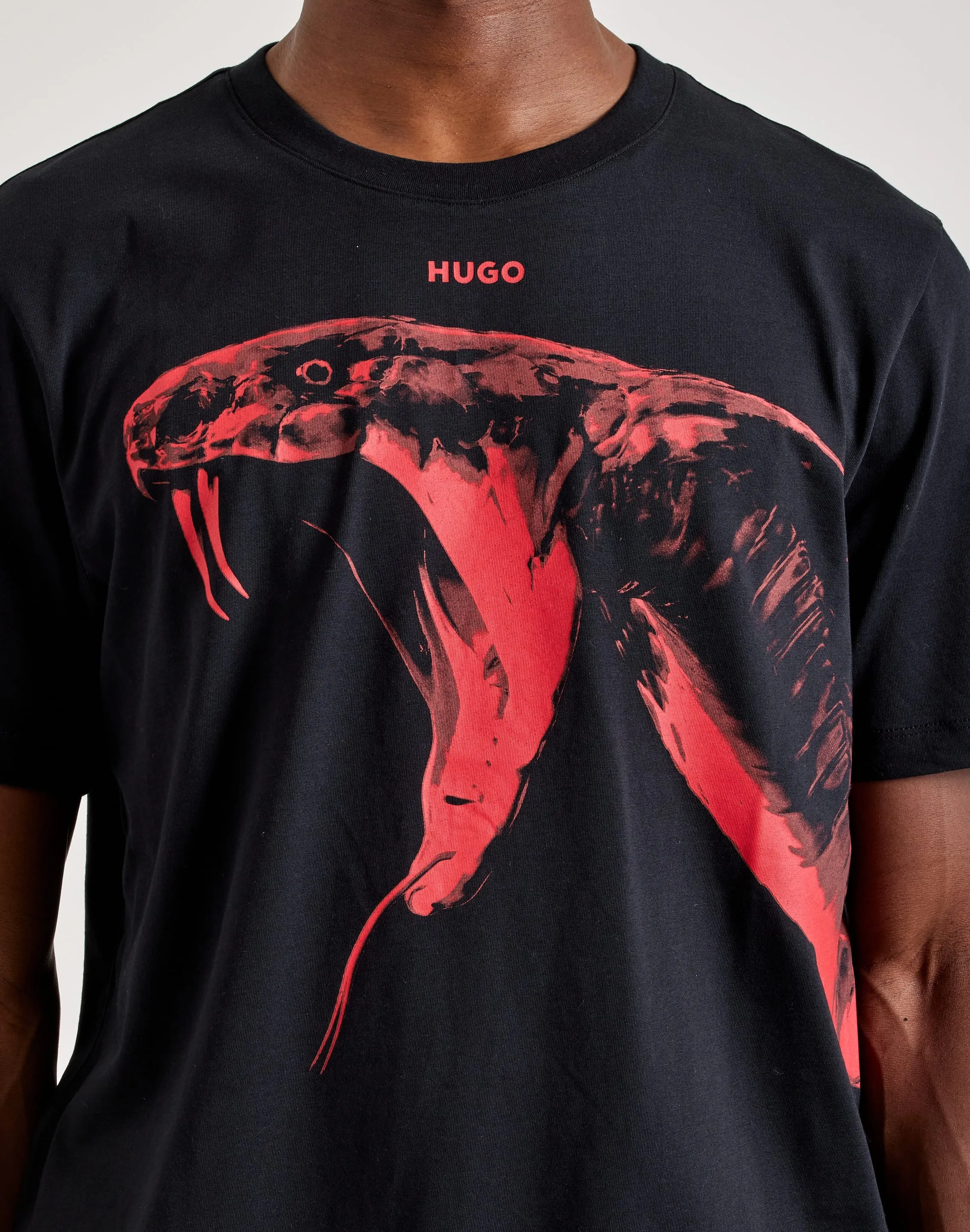 Hugo Dikobra Tee