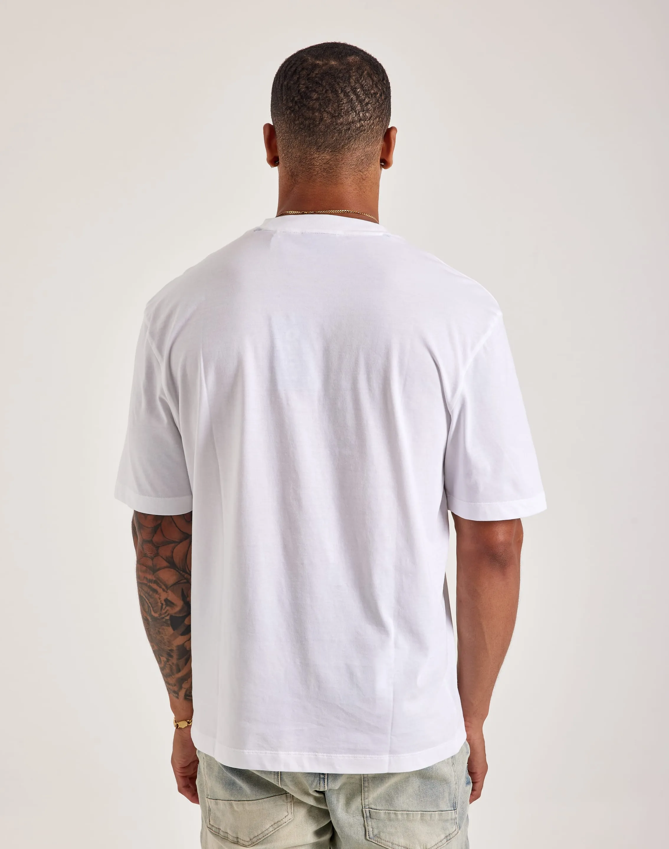 Hugo Naradie Tee