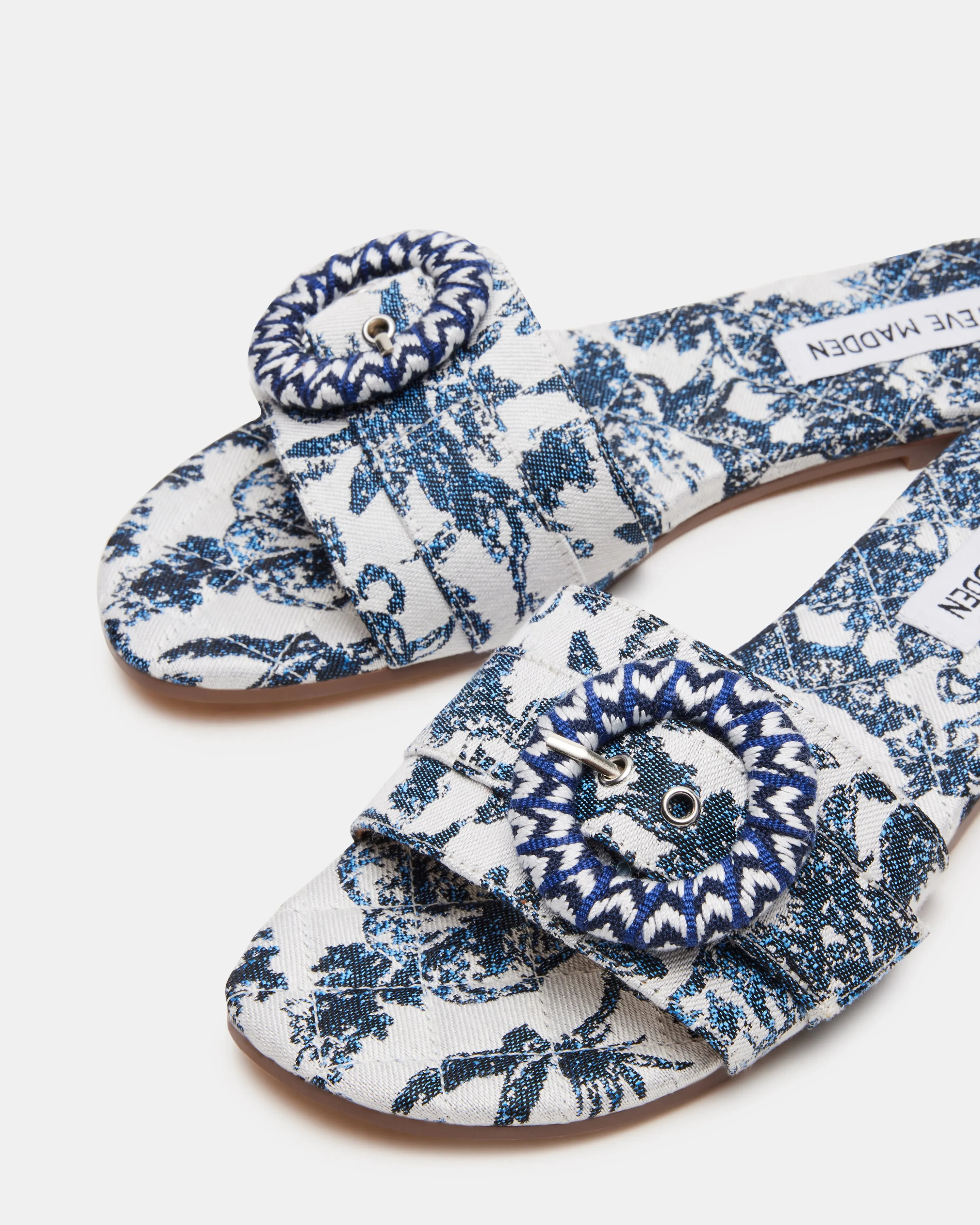 MERLA BLUE WHITE