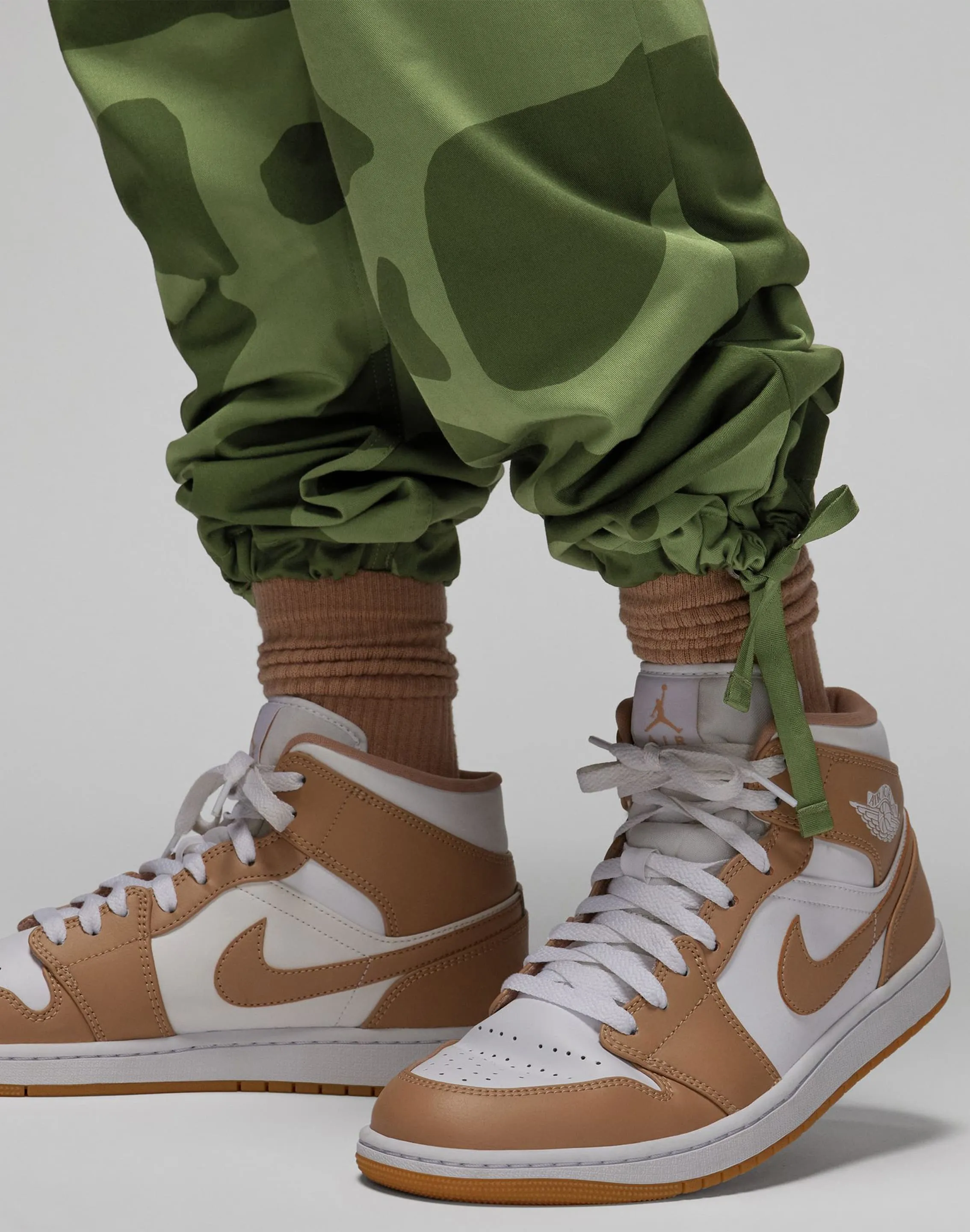 Nike Essentials Chicago Statements Pants