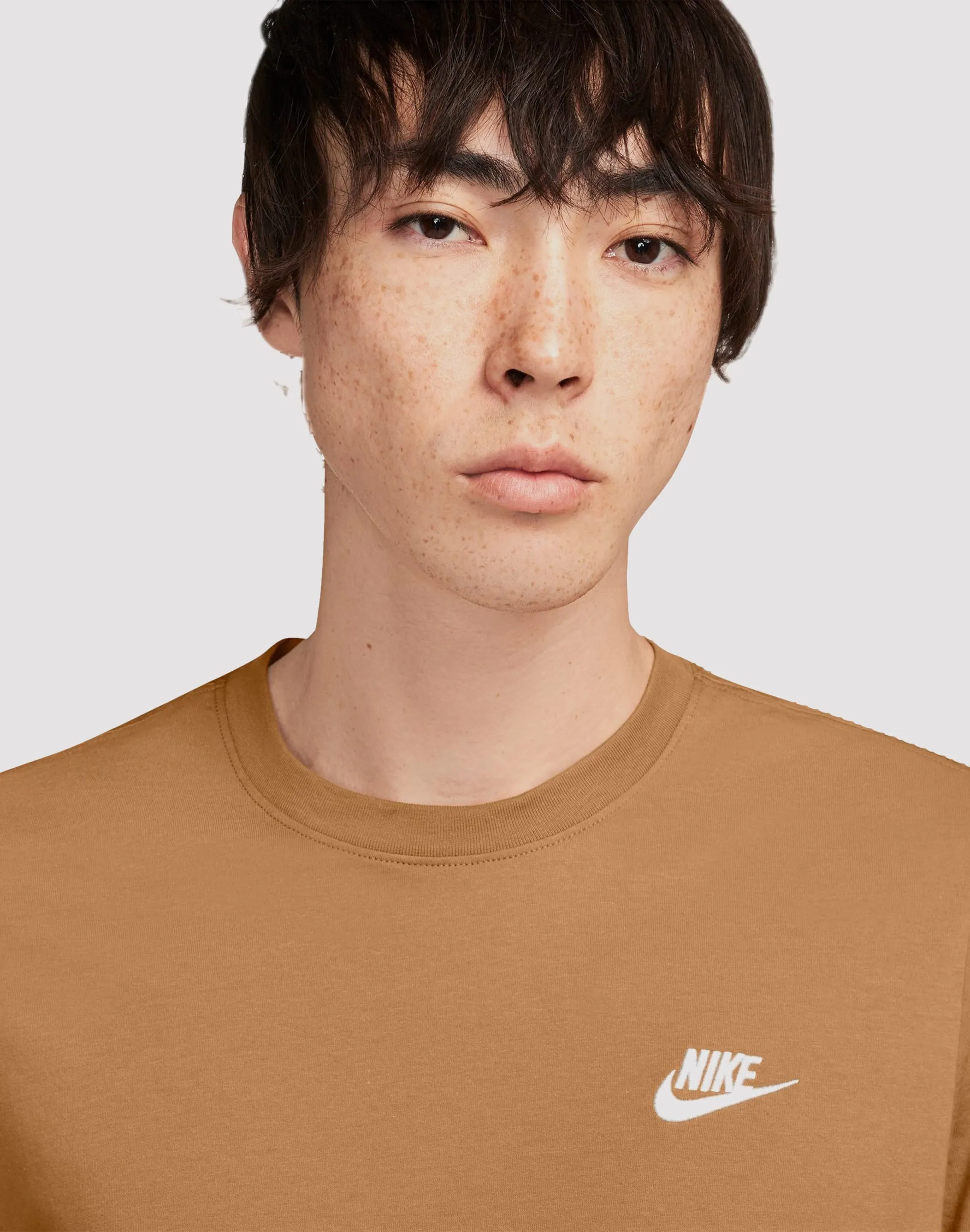 Nike Nike Sportswear Club Men's Beige Tee
