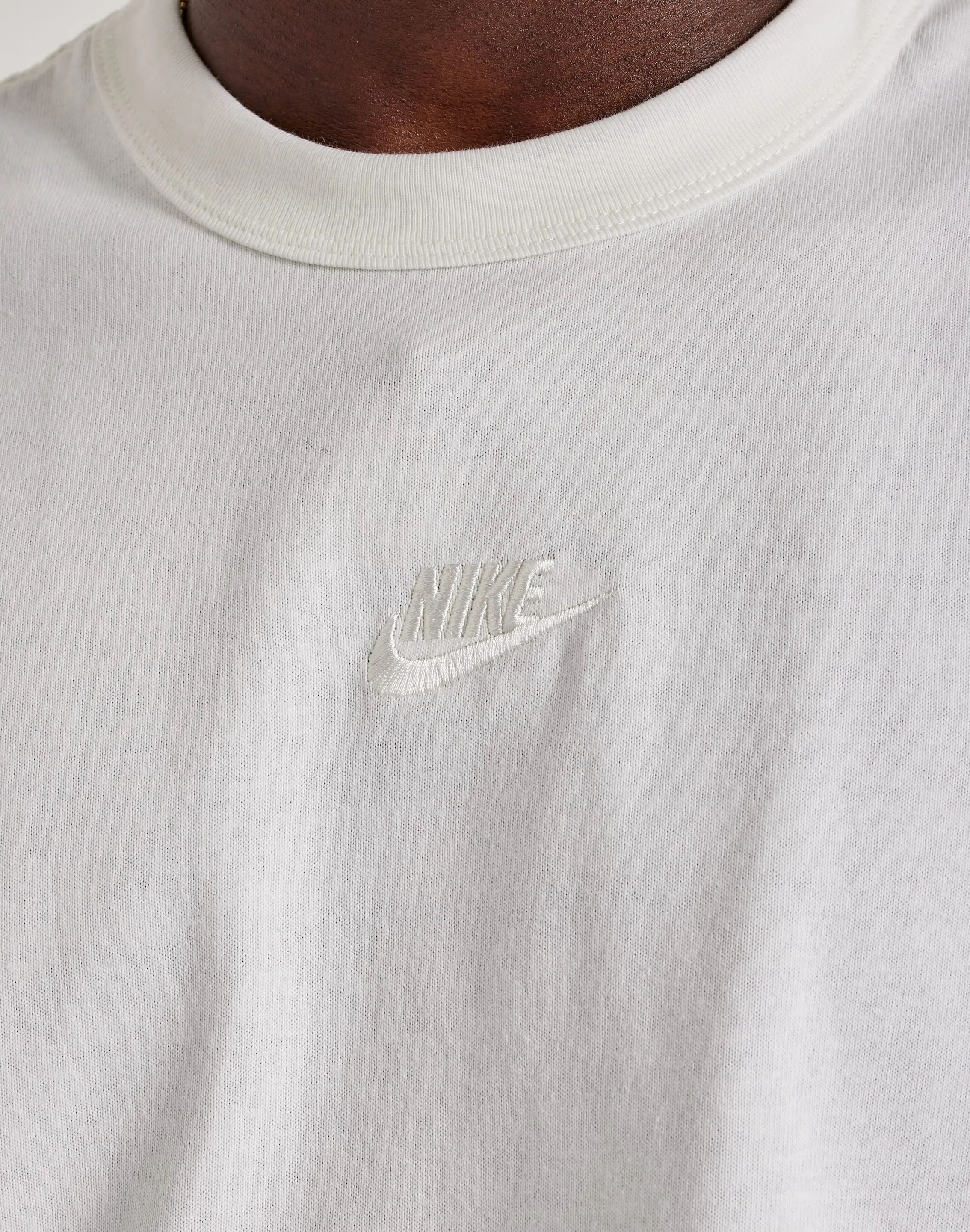 Nike Premium Essentials Tee