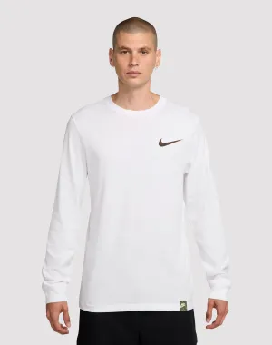Nike Sportswear Club Long-Sleeve Tee
