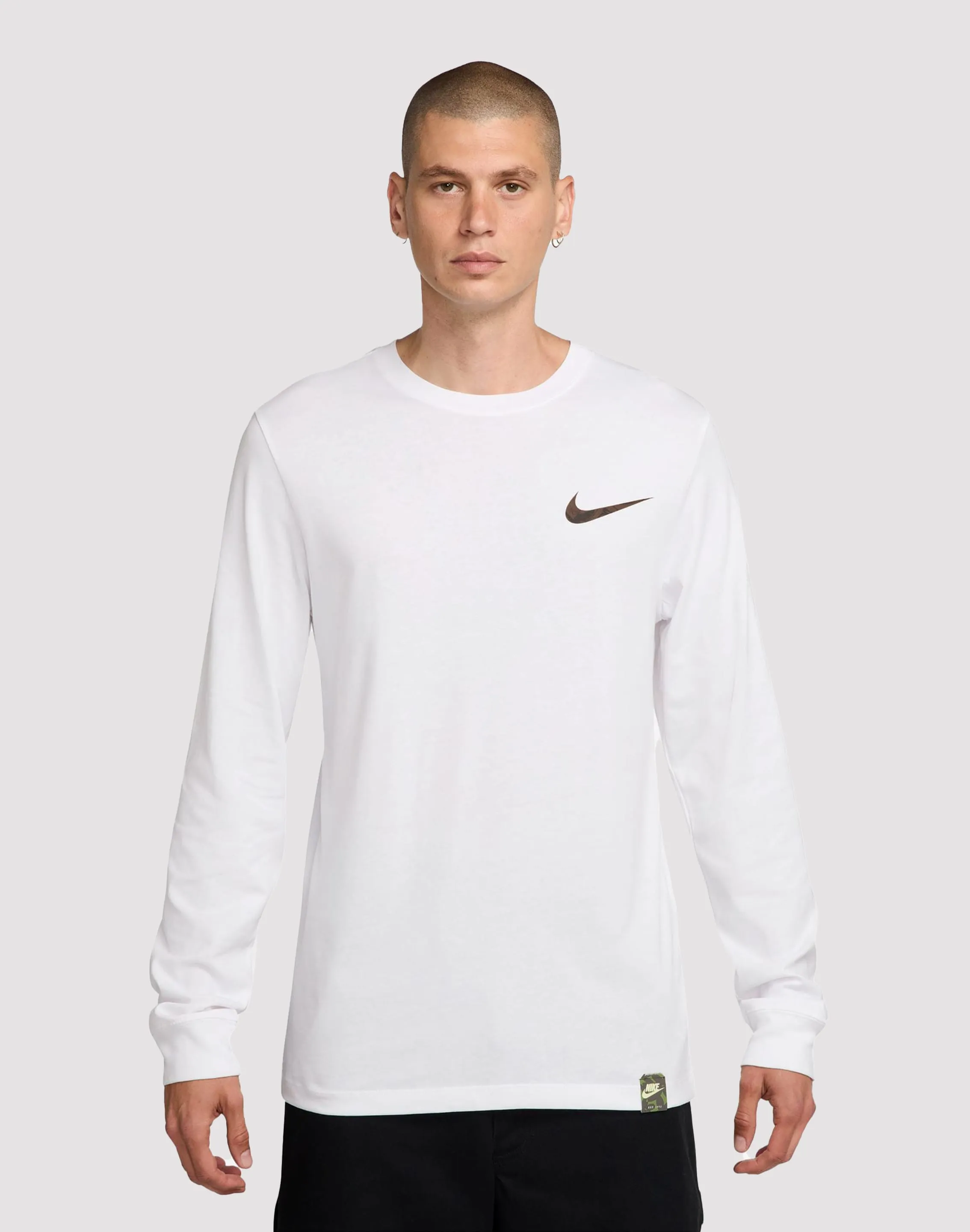 Nike Sportswear Club Long-Sleeve Tee