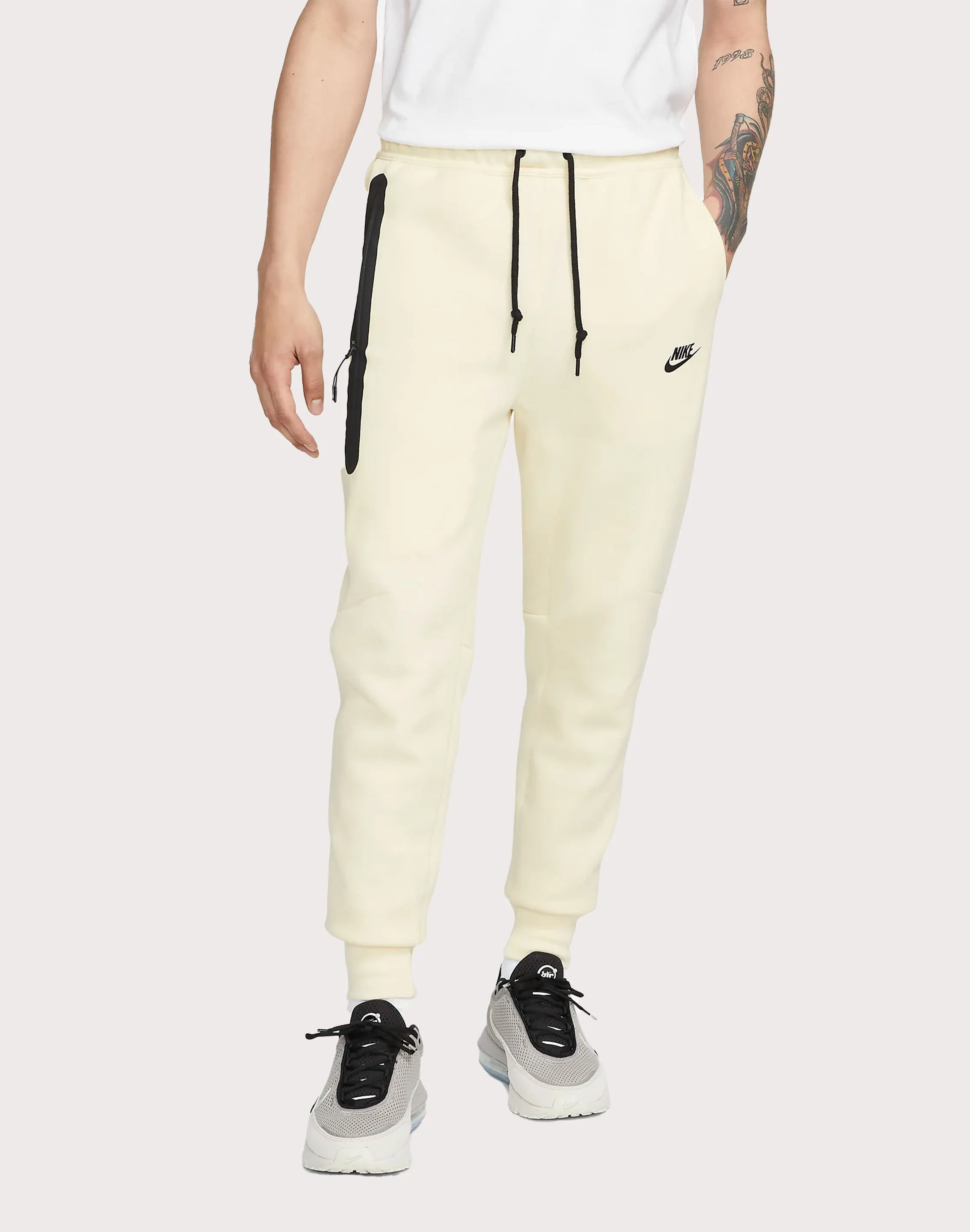 Nike Tech Fleece Slim-Fit Joggers
