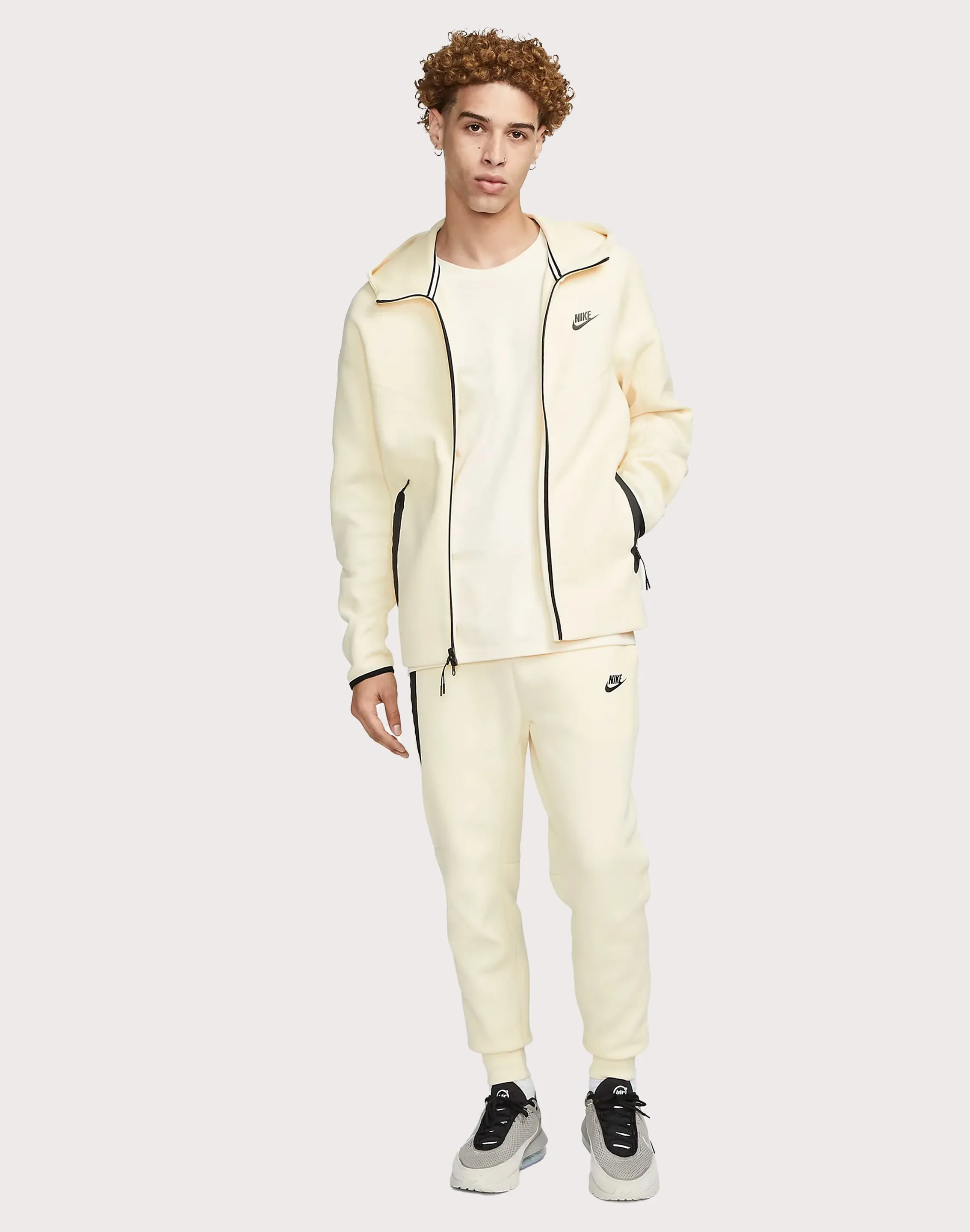 Nike Tech Fleece Slim-Fit Joggers