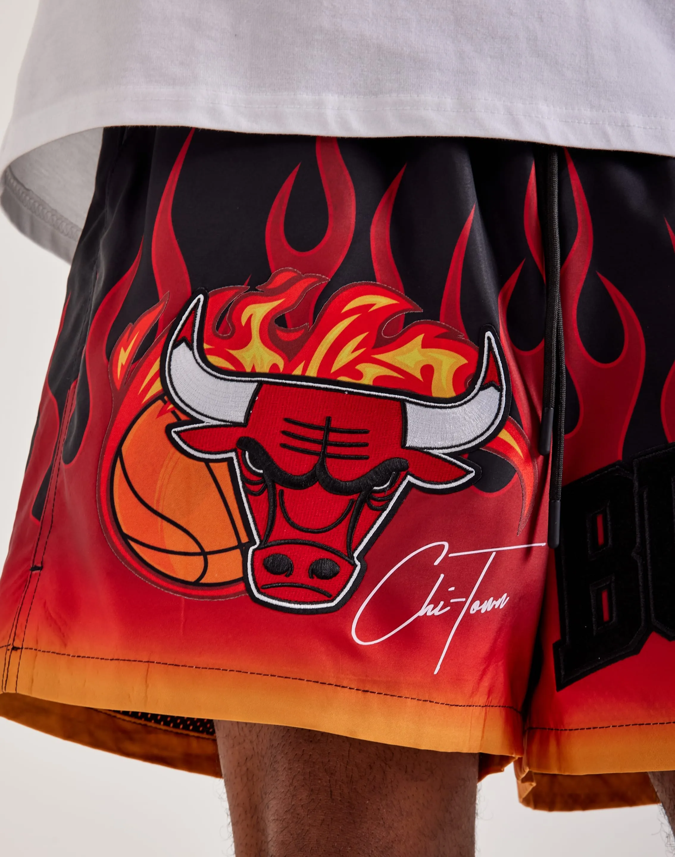 Pro Standard Chicago Bulls Flame Shorts