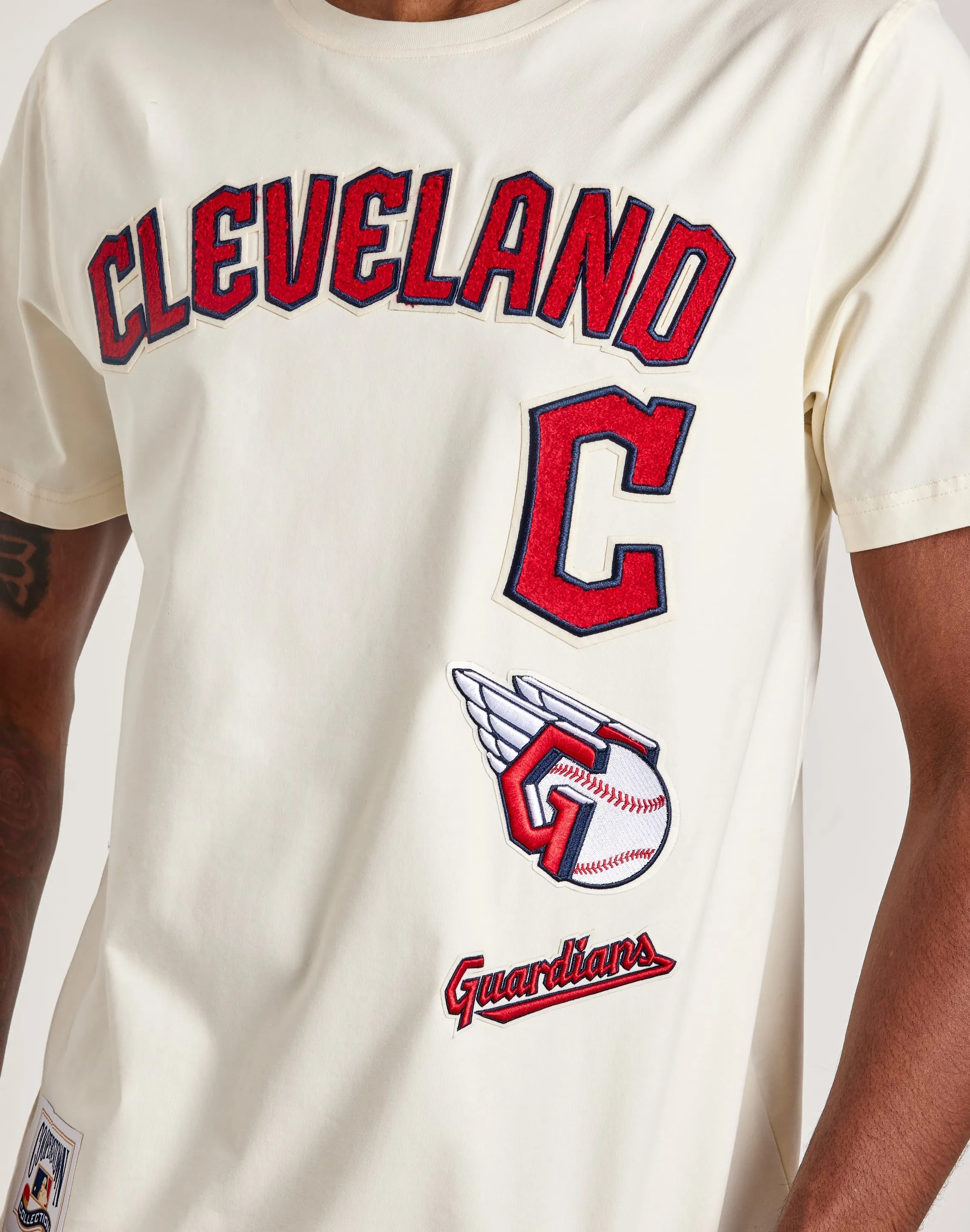 Pro Standard Cleveland Guardians Retro Classic Tee
