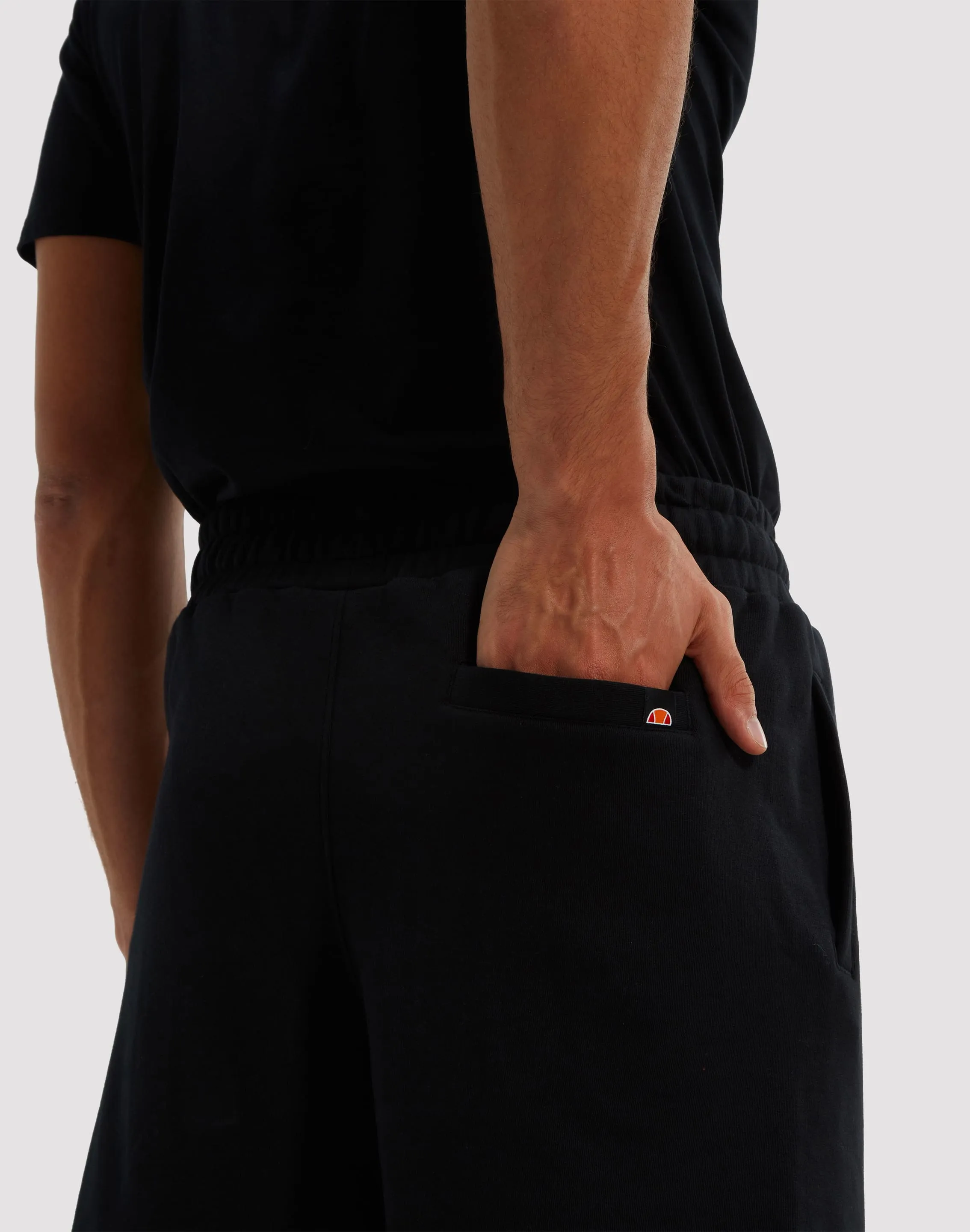 SUPERBRANDS Ellesse Bronx Fleece Shorts - Black