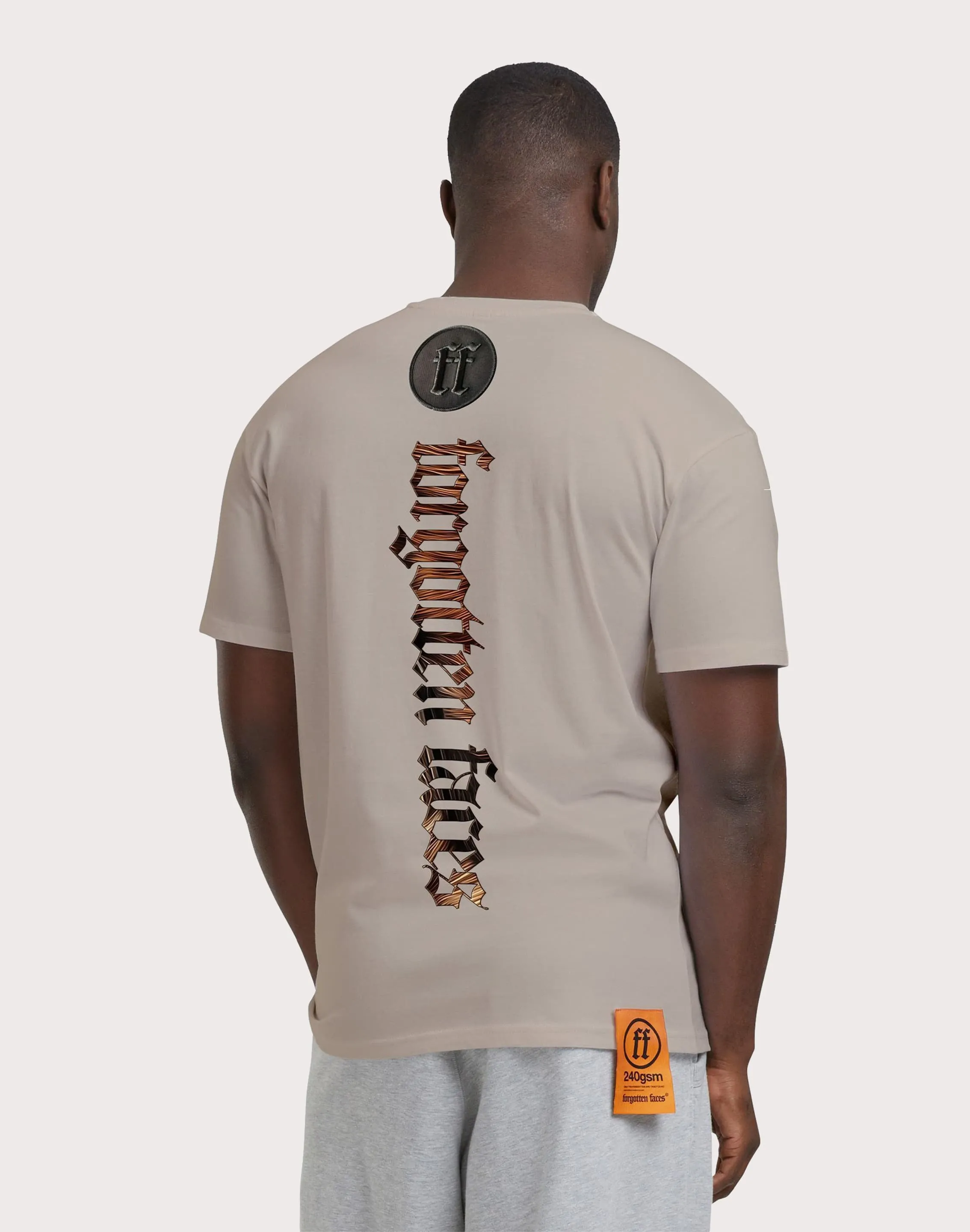 URBAN CLASSICS Forgotten Faces Mans Best Friend Wet Sand Tee