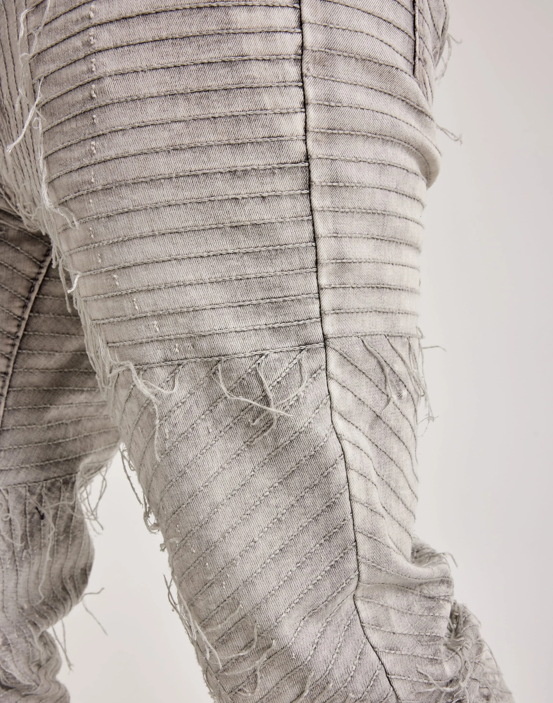 WAIMEA Geometric Frayed Jeans